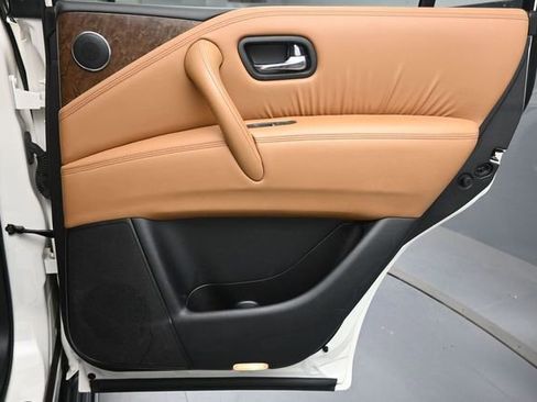 Used 2017 INFINITI QX80 Signature Edition RWD image 28