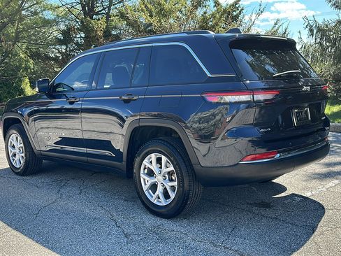 Used 2023 Jeep Grand Cherokee Limited image 8