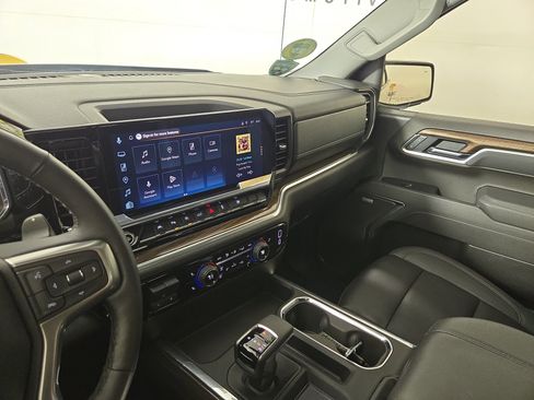 Certified 2025 Chevrolet Silverado 1500 RST w/ Convenience Package II AWD/4WD image 25