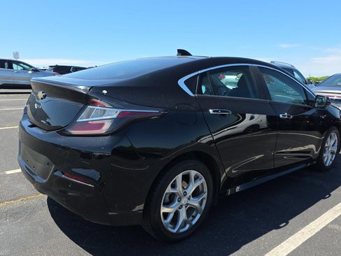 Used 2016 Chevrolet Volt Premier w/ Driver Confidence Package FWD image 4