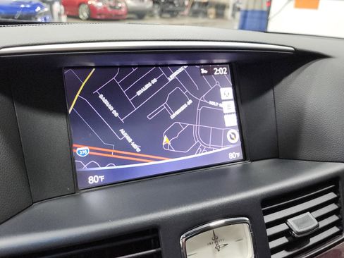 Used 2019 INFINITI Q70 Luxe image 4