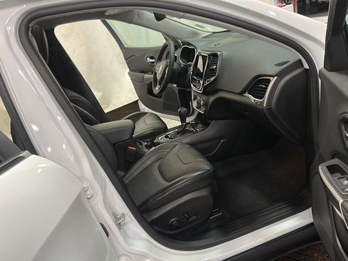 Certified 2022 Jeep Cherokee Limited image 29