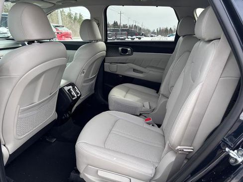 Certified 2023 Kia Sorento SX Prestige w/ Panoramic Sunroof Package image 12