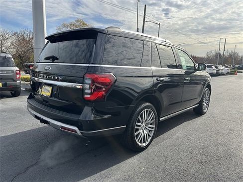 Certified 2022 Ford Expedition Limited image 5