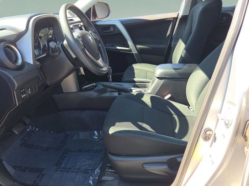 Used 2016 Toyota RAV4 LE image 12