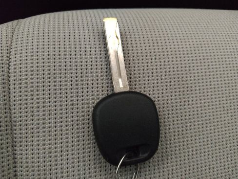 Used 2021 Toyota Corolla LE image 32