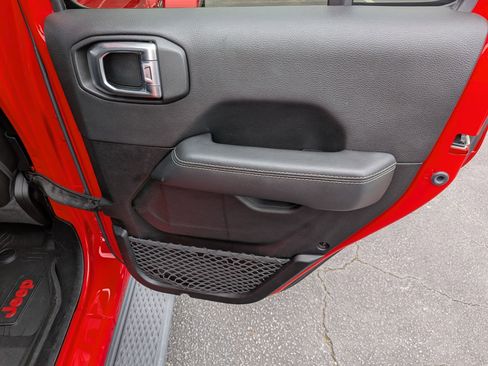 Used 2020 Jeep Gladiator Overland image 27