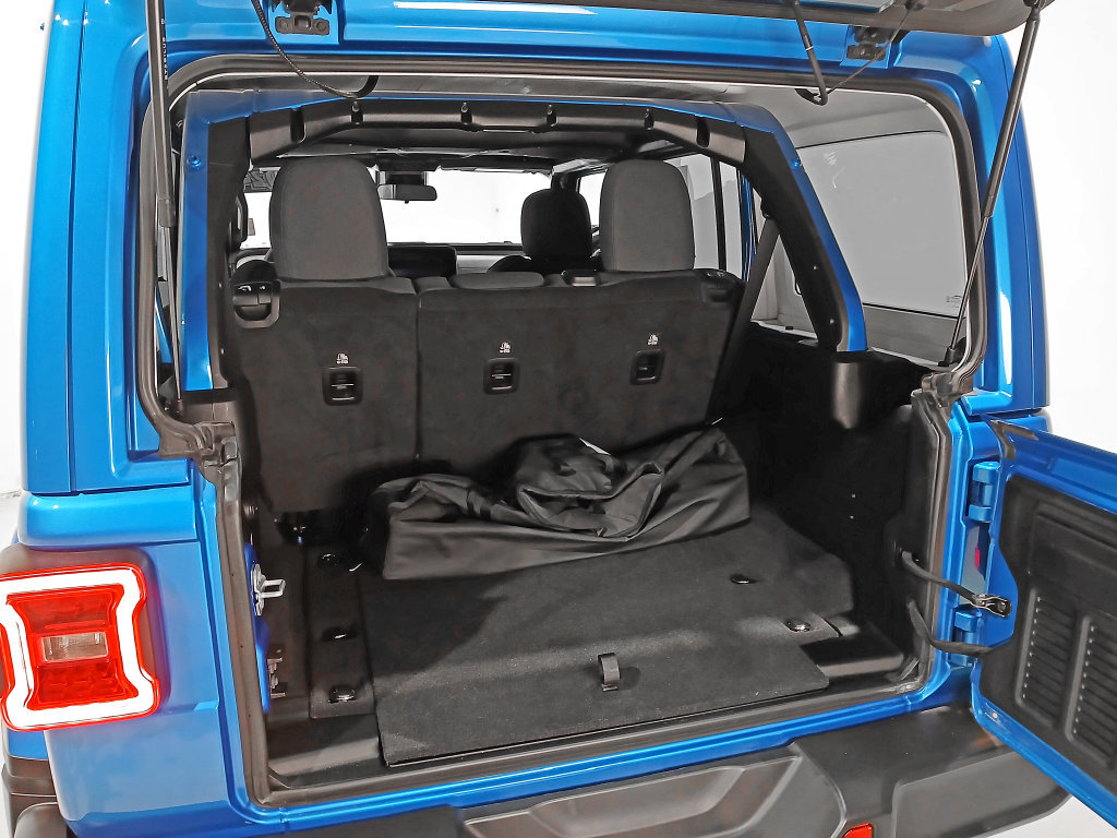 Used 2024 Jeep Wrangler Unlimited Sahara AWD/4WD image 8