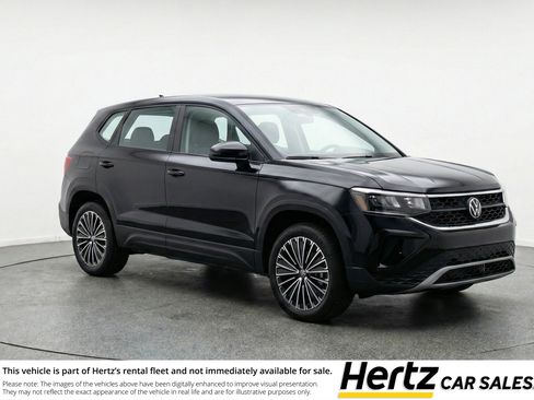 Used 2025 Volkswagen Taos SE image 1