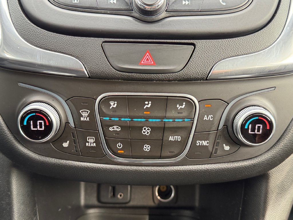 Used 2018 Chevrolet Equinox LT AWD/4WD image 16