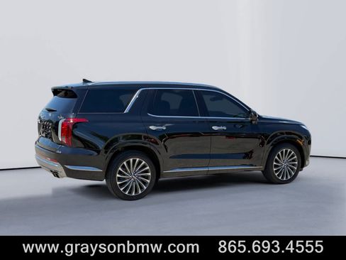 Used 2024 Hyundai Palisade Calligraphy FWD image 3