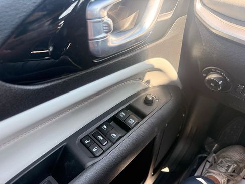 Used 2025 Jeep Compass Limited AWD/4WD image 19