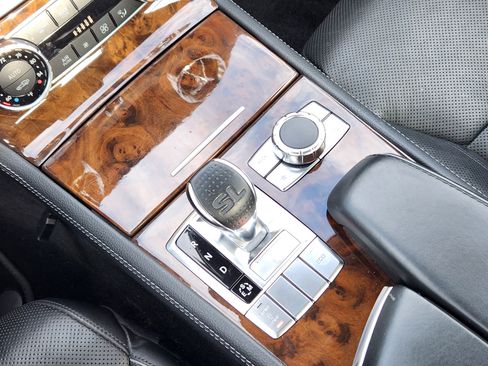 Used 2013 Mercedes-Benz SL 550 image 11