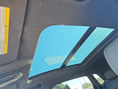 Used 2022 Audi e-tron Premium w/ Convenience Plus Package image 28