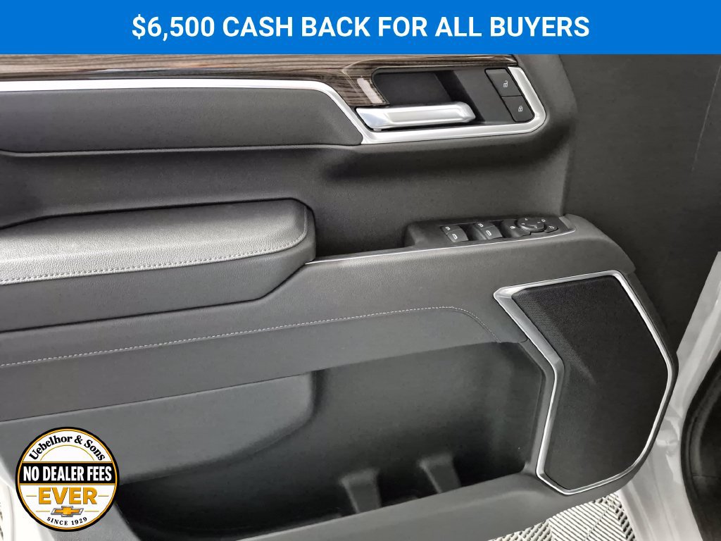 New 2026 Chevrolet Silverado 1500 RST w/ LPO, Dark Essentials Package AWD/4WD image 15