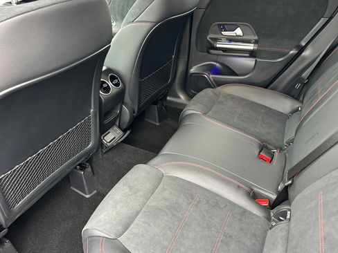 Used 2022 Mercedes-Benz GLA 250 image 12