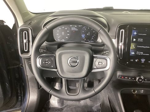 Used 2021 Volvo XC40 T5 Momentum w/ Premium Package image 20