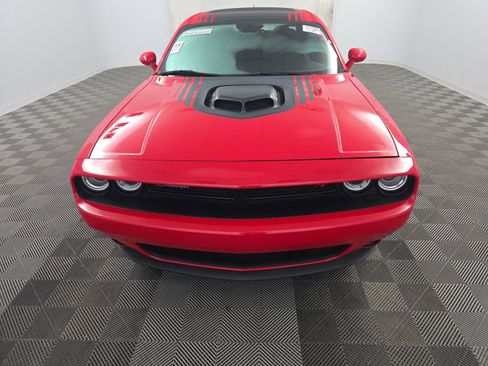 Used 2016 Dodge Challenger R/T image 2
