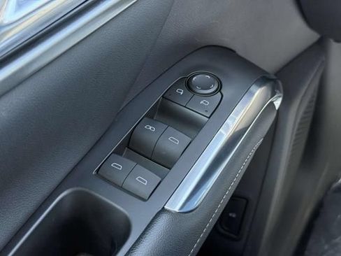 Used 2024 Chevrolet Traverse LT w/ Trailering Package FWD image 18