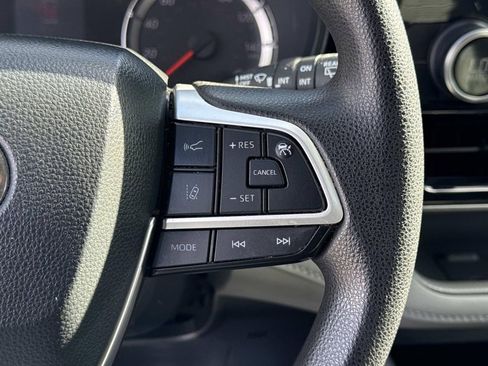 Used 2022 Toyota Highlander L image 29