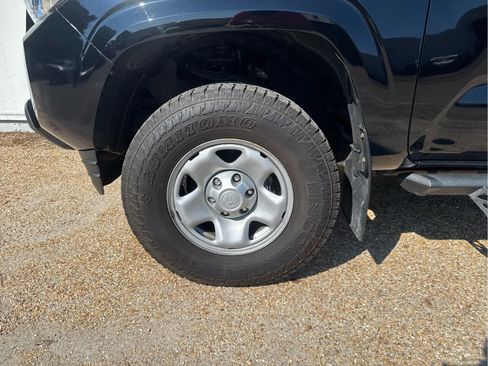 Used 2020 Toyota Tacoma SR AWD/4WD image 12