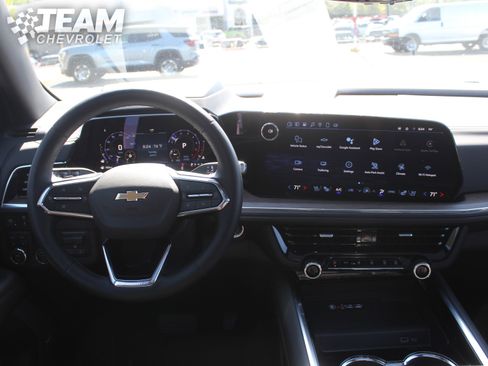 Used 2025 Chevrolet Tahoe High Country AWD/4WD image 15