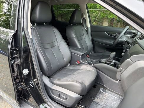Used 2019 Nissan Rogue SL w/ Premium Package AWD/4WD image 9