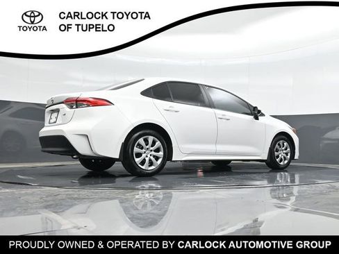 Used 2025 Toyota Corolla LE FWD image 38