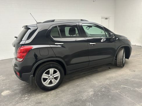 Used 2019 Chevrolet Trax LT w/ LT Convenience Package image 8