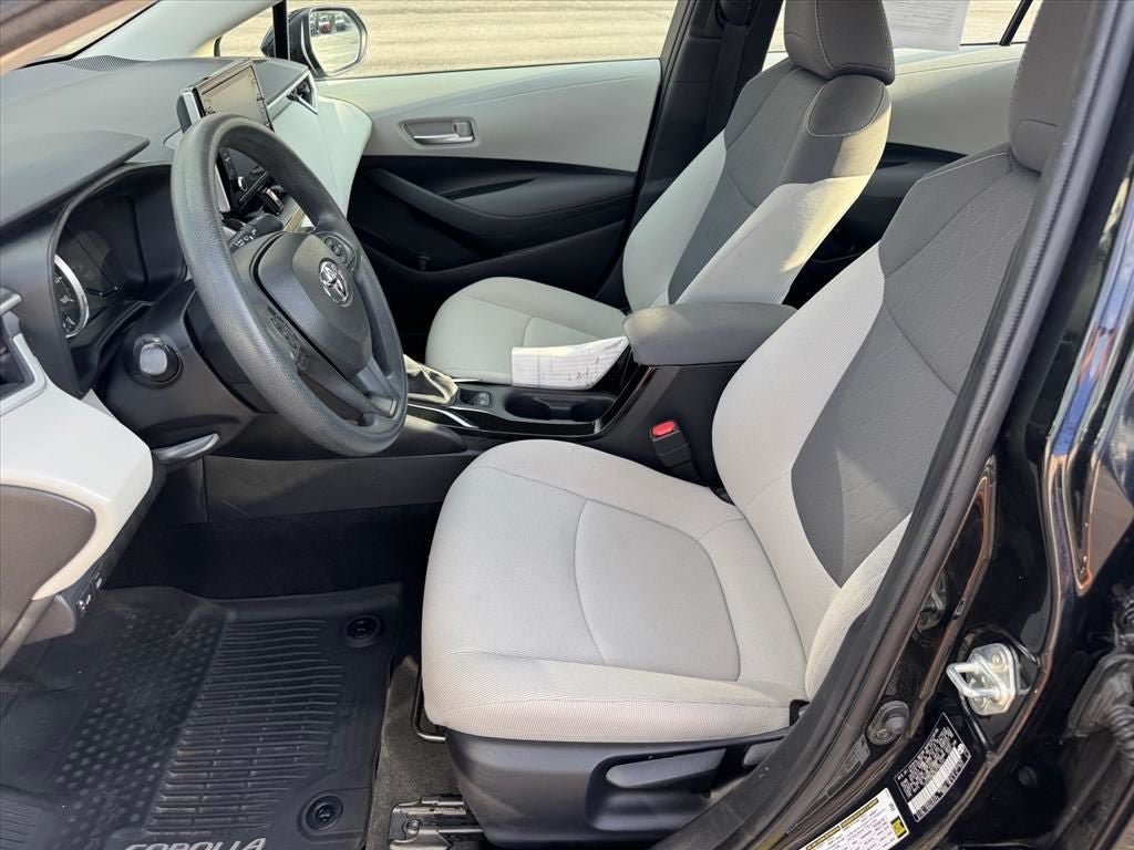Used 2020 Toyota Corolla LE FWD image 12
