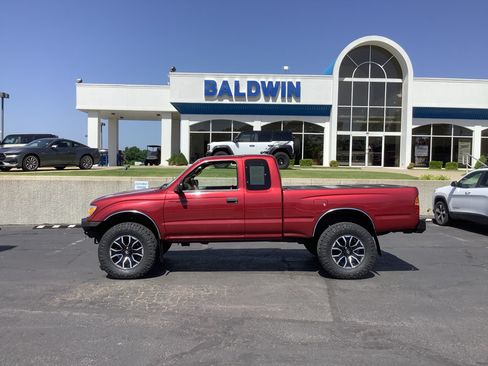 Used 1999 Toyota Tacoma 4x4 Xtracab V6 image 4