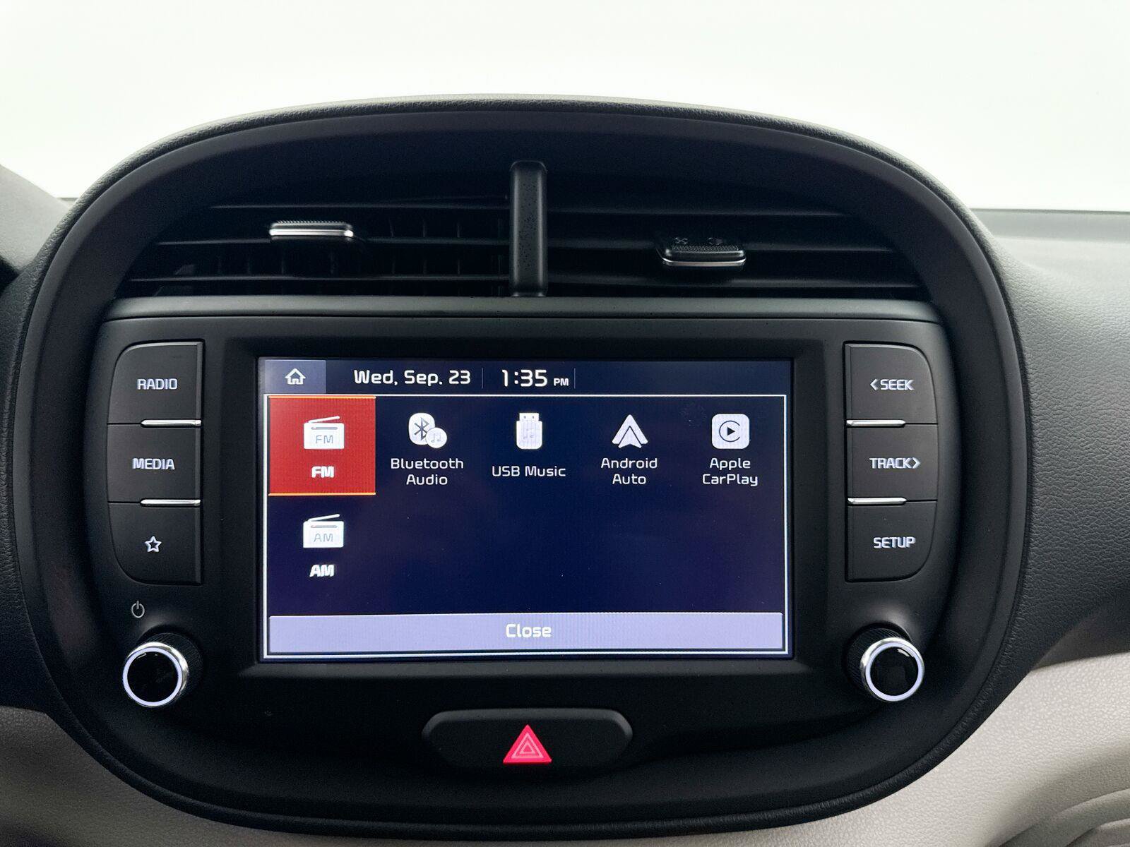 Used 2025 Kia Soul LX w/ LX Technology Package FWD image 21