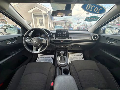 Used 2020 Kia Forte LXS FWD image 24