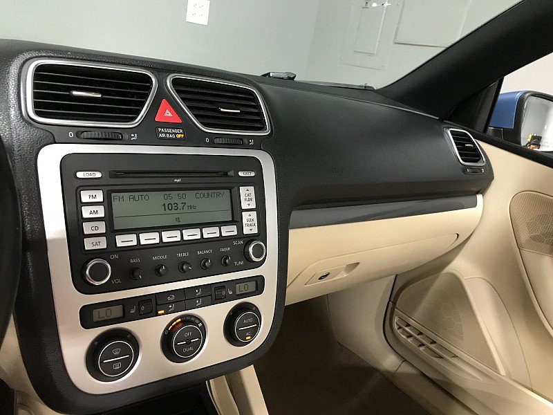 Used 2009 Volkswagen Eos Komfort FWD image 29
