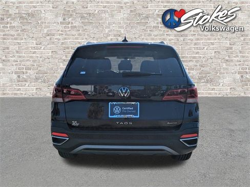 Certified 2024 Volkswagen Taos SE image 5