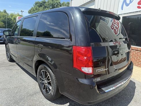 Used 2017 Dodge Grand Caravan GT FWD image 9