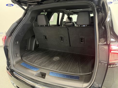 Used 2024 Buick Enclave Avenir w/ Avenir Technology Package image 27