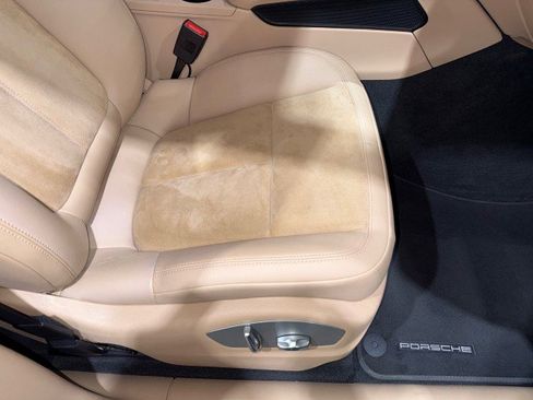 Used 2021 Porsche Macan w/ Premium Package image 68