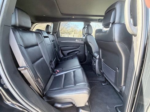 Used 2022 Jeep Grand Cherokee Limited w/ Tech Group image 24