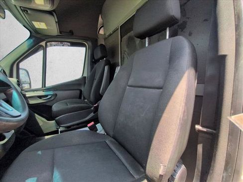 Used 2020 Mercedes-Benz Sprinter 2500 image 15