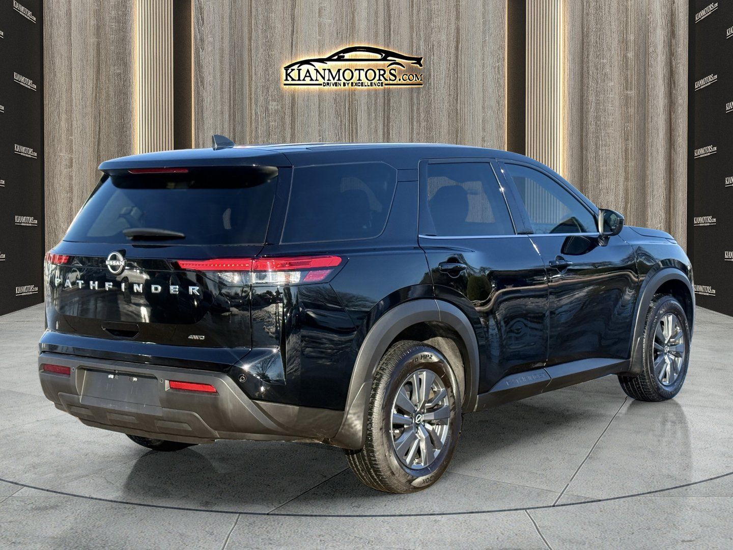 Used 2025 Nissan Pathfinder S AWD/4WD image 6