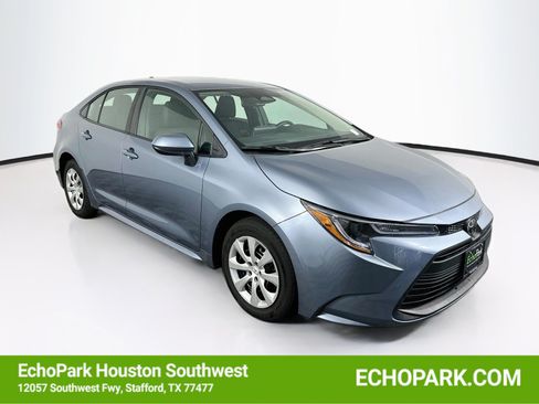 Used 2026 Toyota Corolla LE FWD image 1