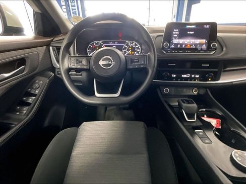 Used 2023 Nissan Rogue SV AWD/4WD image 17