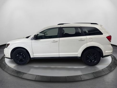 Used 2019 Dodge Journey SE w/ Connectivity Group FWD image 8