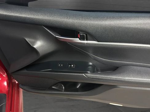Used 2018 Toyota Camry XSE FWD image 18