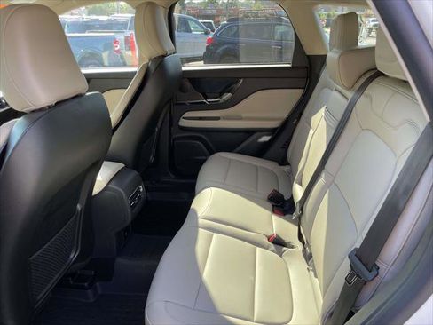 Used 2025 Lincoln Corsair AWD image 11