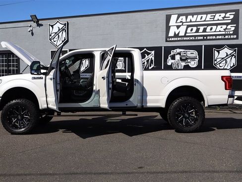 Used 2015 Ford F150 Platinum w/ Max Trailer Tow Package image 32