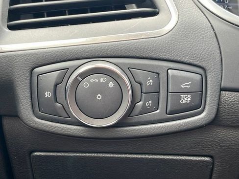 Used 2020 Ford Edge Titanium AWD/4WD image 35