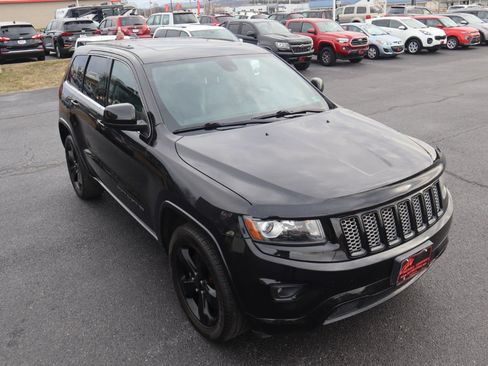Used 2015 Jeep Grand Cherokee Altitude image 12