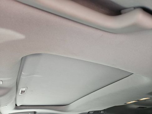 Used 2023 Toyota Highlander XLE FWD image 18